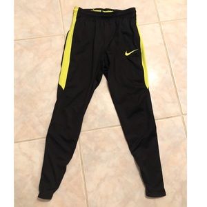Nike dri fit soccer jogger pants men’s small